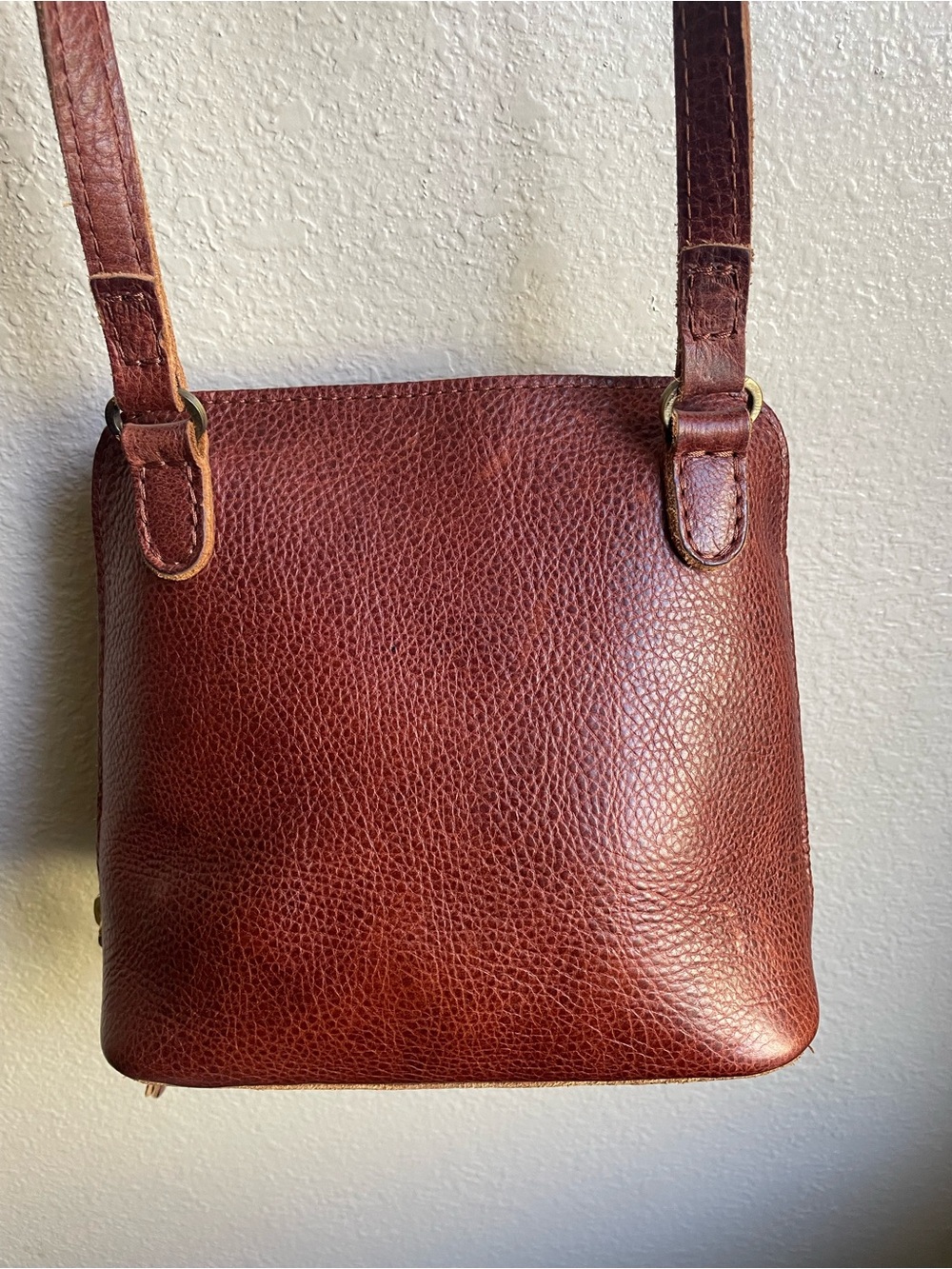 PORTLAND LEATHER GOODS Luna Crossbody Bag Brown Pebbled Leather Medium Zip Top - Picture 3 of 11